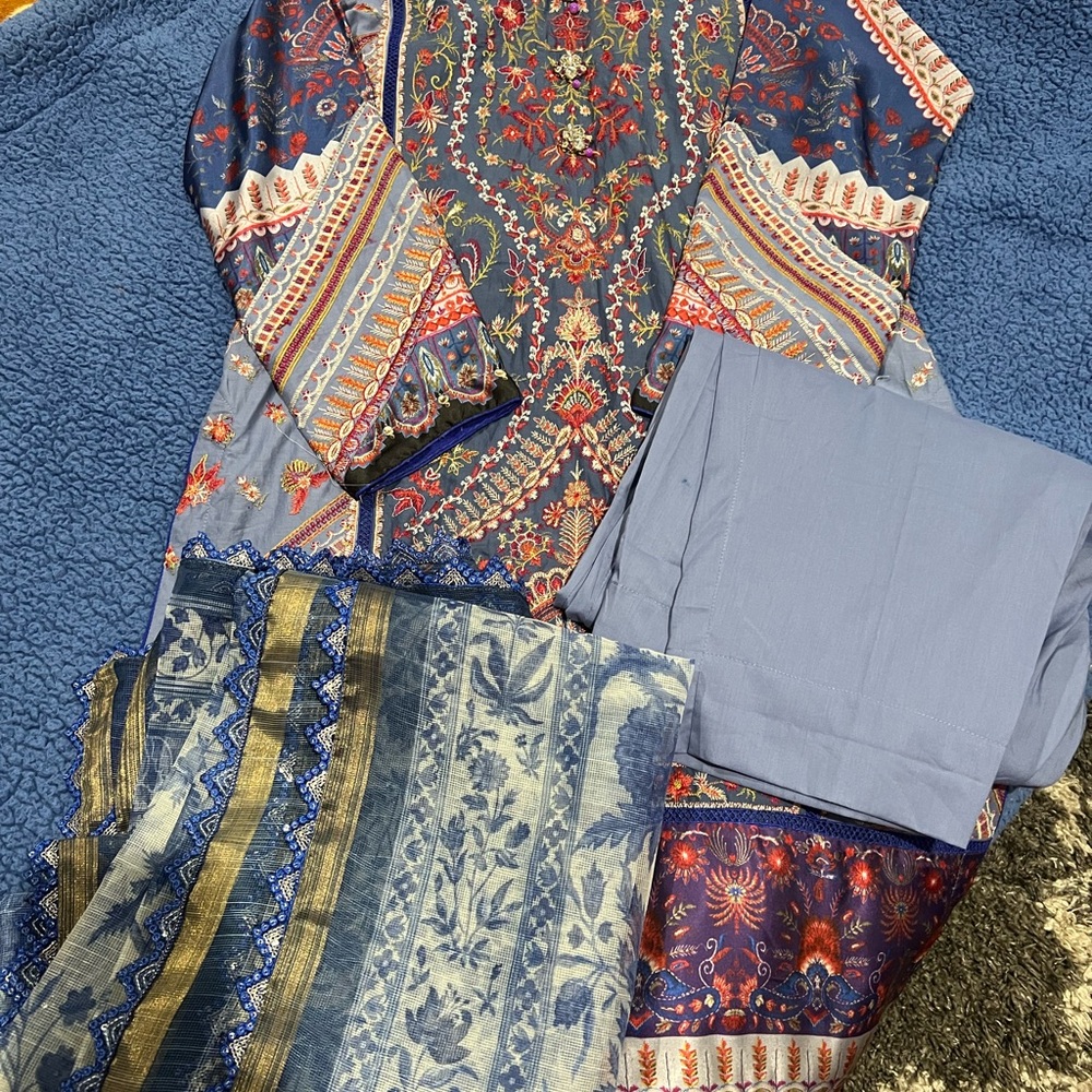 Pakistani Indian Designer Outfit - image 6